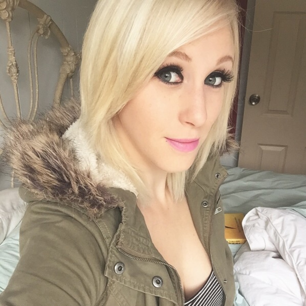 Meet your Posher, Danielle